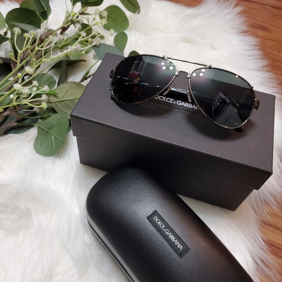 Dolce & Gabbana Accessories - NWT Dolce & Gabbana Riveted Aviator Sunglasses